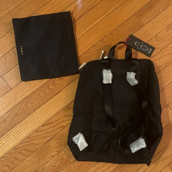 TUMI Just On Case Backpack - Picture 2 of 4